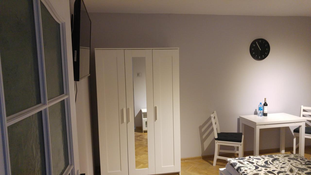 Rent0Nline Niepodleglosci Rooms Metro Βαρσοβία Εξωτερικό φωτογραφία
