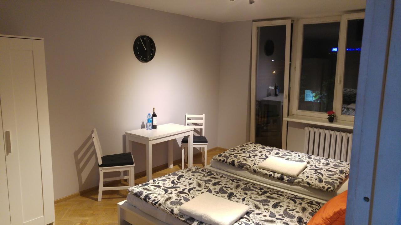 Rent0Nline Niepodleglosci Rooms Metro Βαρσοβία Εξωτερικό φωτογραφία