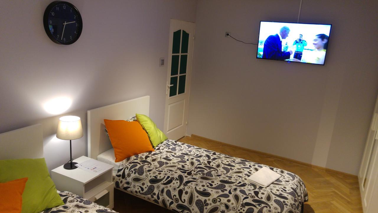 Rent0Nline Niepodleglosci Rooms Metro Βαρσοβία Εξωτερικό φωτογραφία